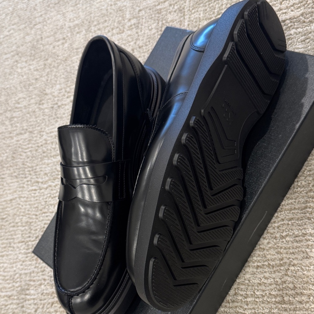 Stuart Weitzman Black Leather Men's Slip-Ons - Picture 3 of 5